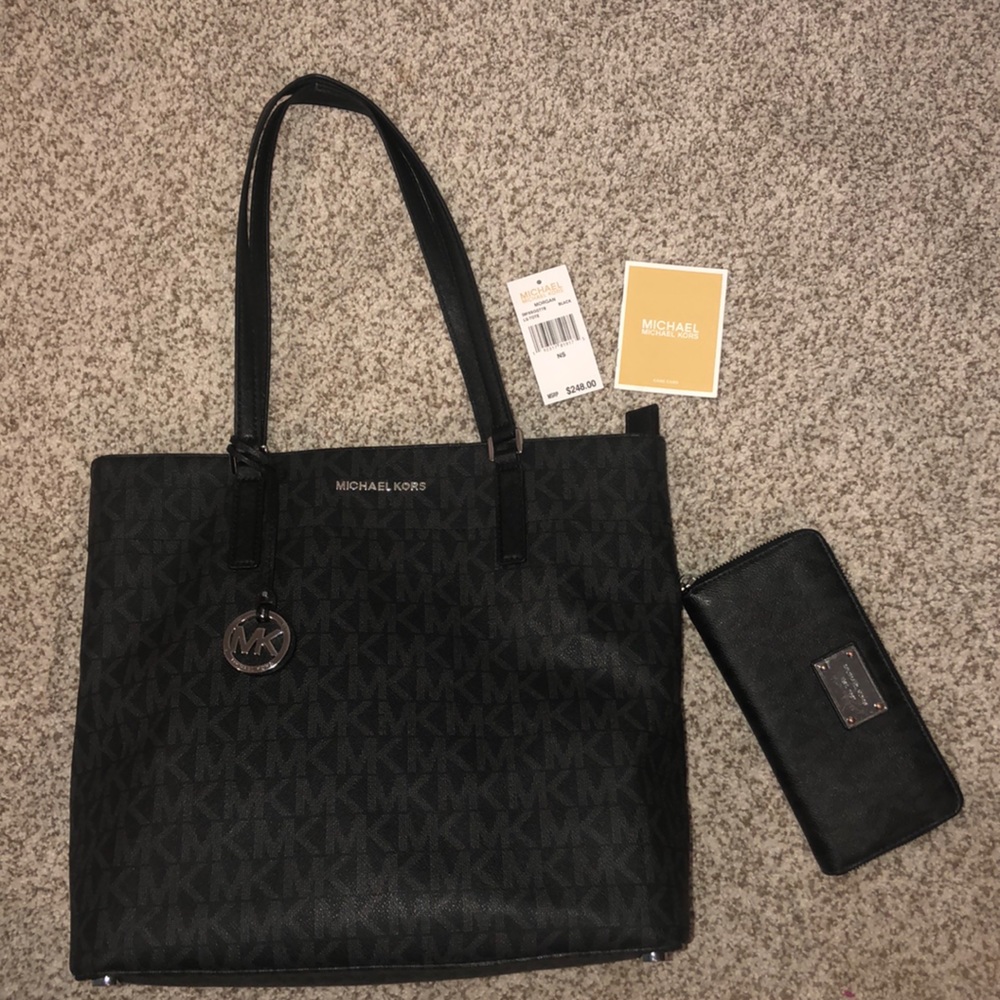 LAST CHANCE! Genuine Michael Kors Purse & Wallet!